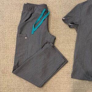 FIGS Scrubs - Petite Small Kade Cargo Scrub Pants
